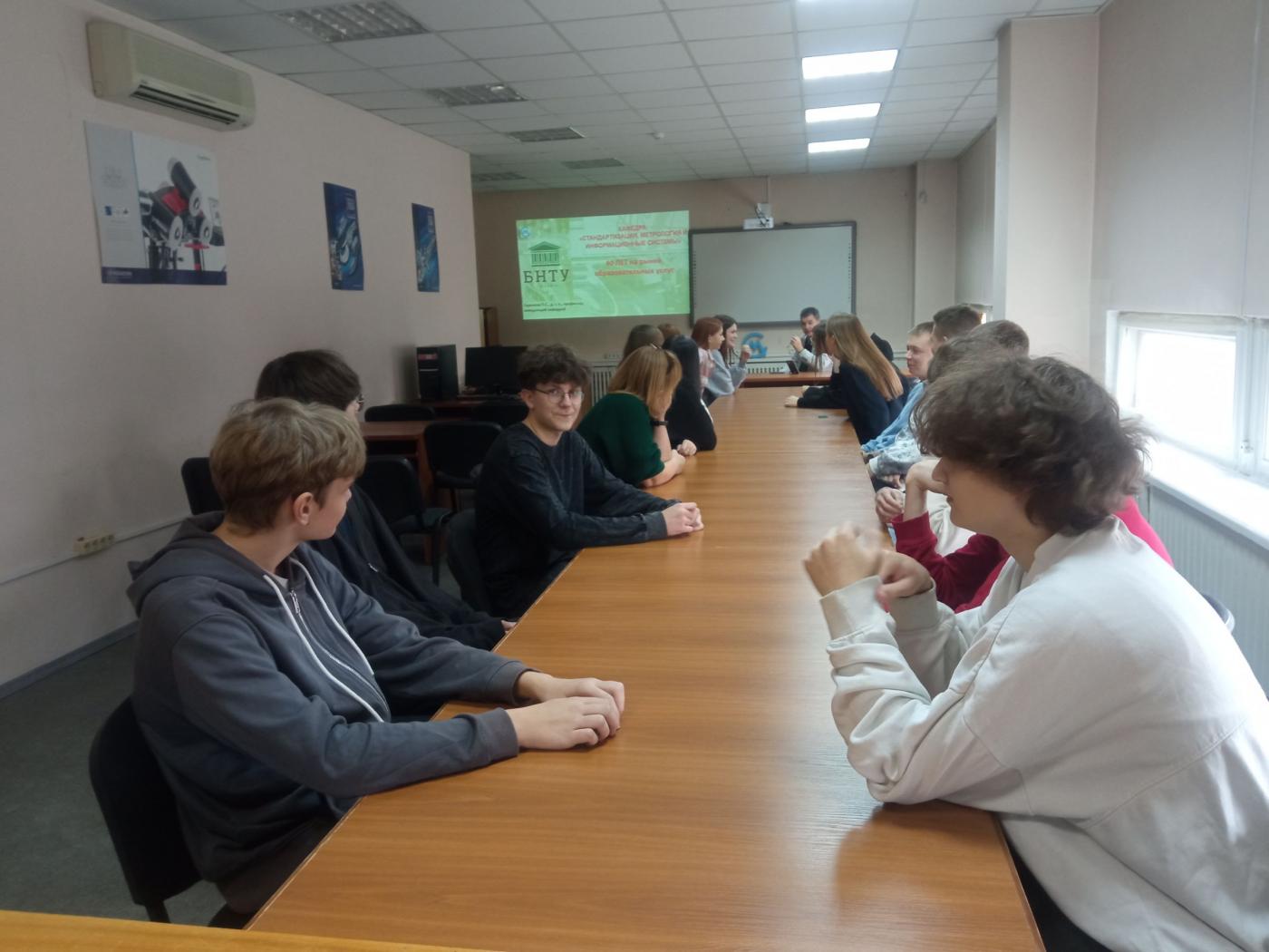 От метрологии до нанотехнологий. Школьники из Барановичей посетили ПСФ